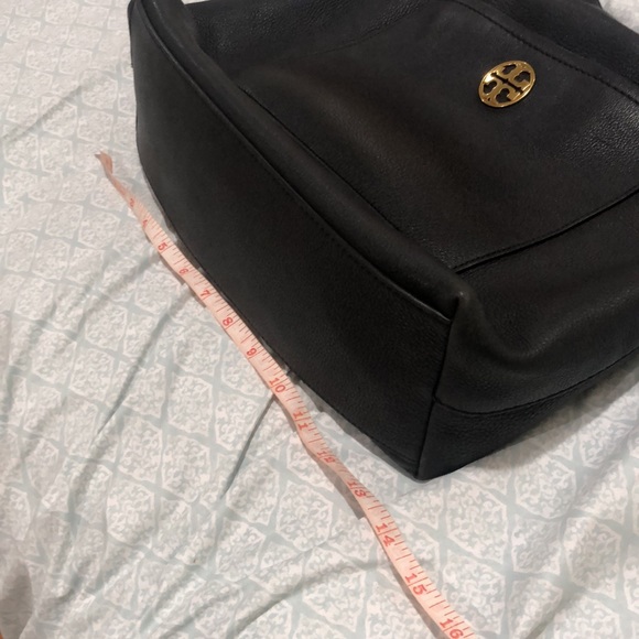 Tory Burch black pebbled leather large Chelsea Slouchy Tote - Picture 3 of 11